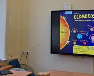 Dermokosmos: program, kt&oacute;ry uczy młodych, że sk&oacute;ra to coś więcej niż wygląd